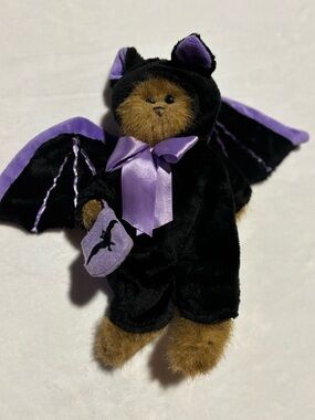 The Bearington Collection Bats Belfry Rare